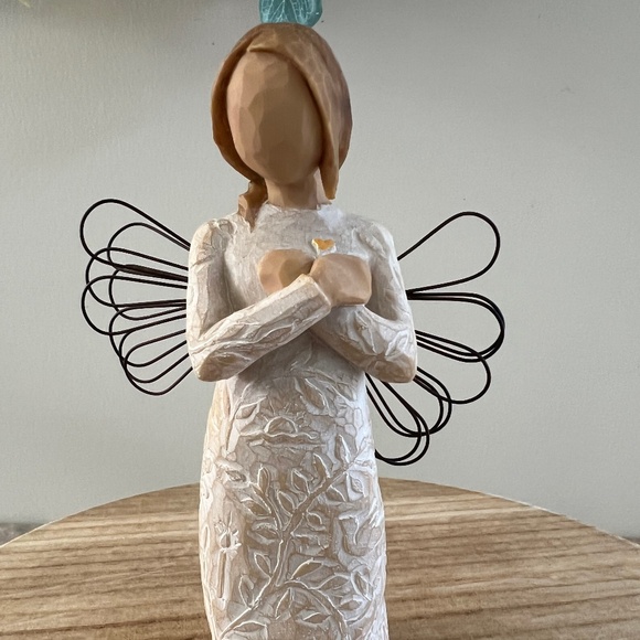 Willow Tree's 'Remembrance - Picture 1 of 6